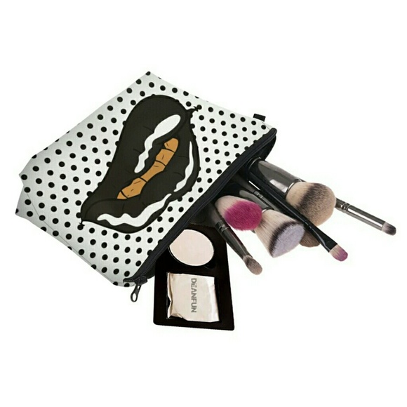 New Sexy Black Biting Lip Make-up Bag - Picture 3 of 3